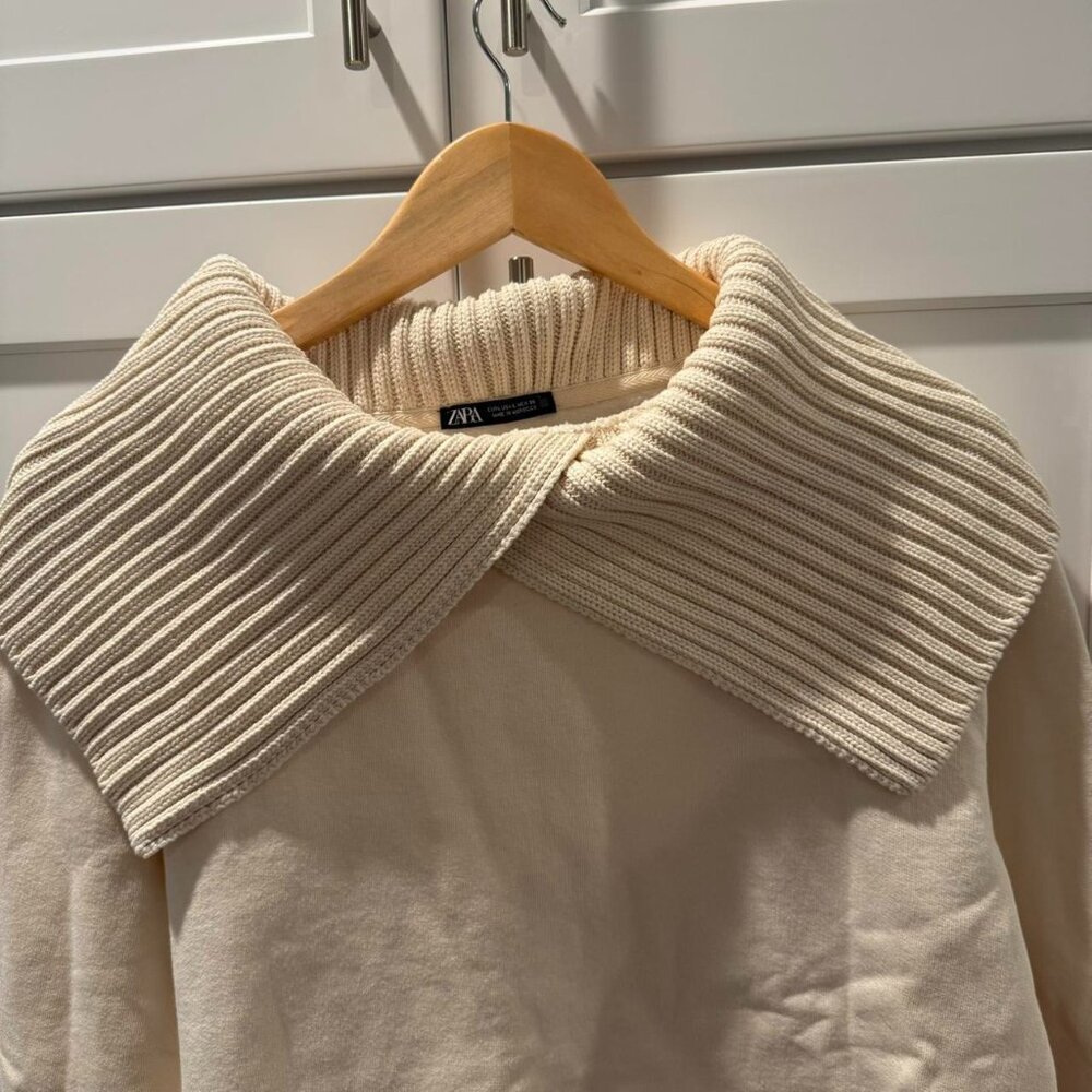 Cream Zara knit sweater with collar